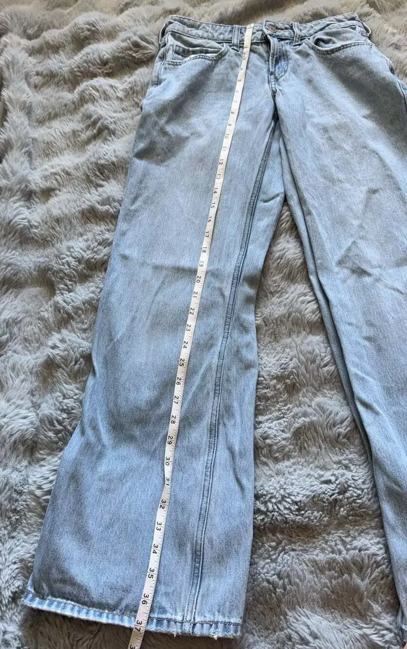 Y2K Style Hollister Low-Rise Baggy Light Wash Jeans - Picture 3 of 7